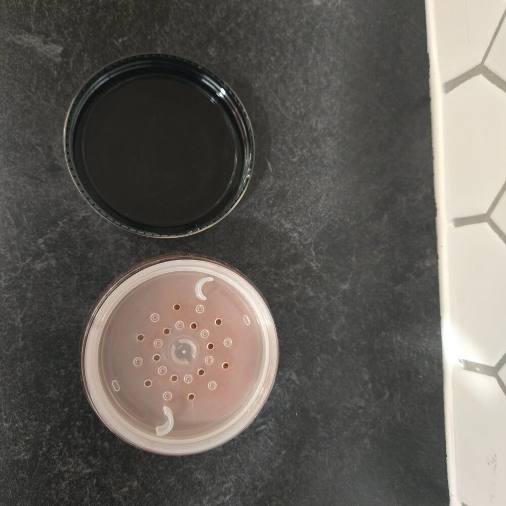 Mary Kay Mineral Powder Foundation – Bronze 5 .28 oz NEW In Box - Picture 2 of 5